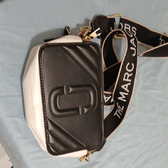 Marc Jacobs Black and White Crossbody Bag - Picture 1 of 4
